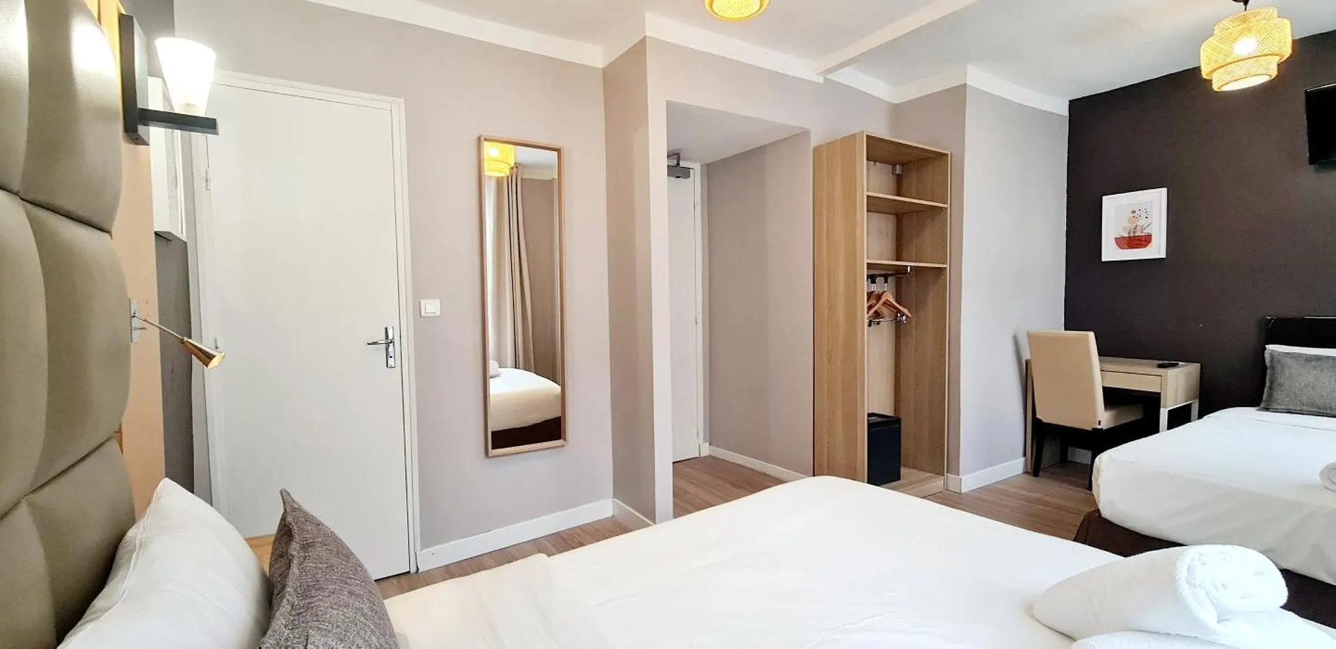 Hotel De France 18